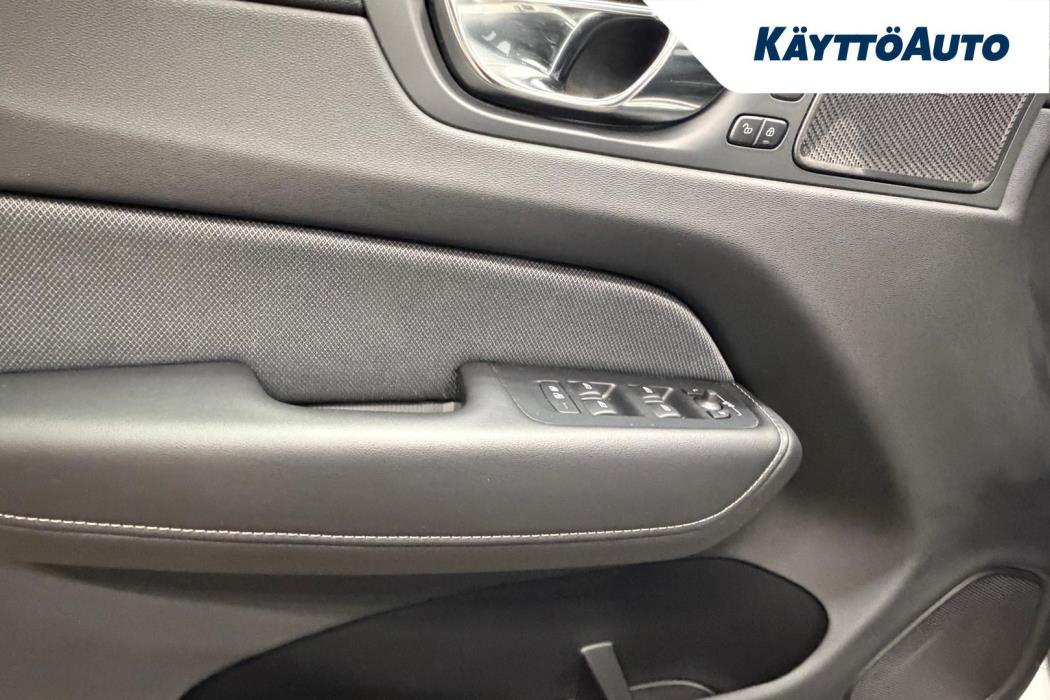 VOLVO XC60 2021