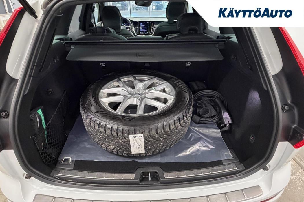 VOLVO XC60 2021