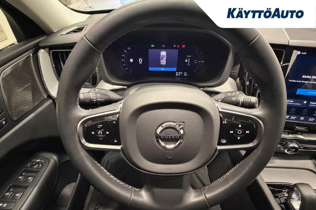 VOLVO XC60 2023