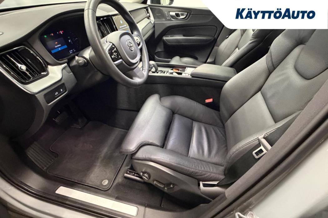 VOLVO XC60 2023