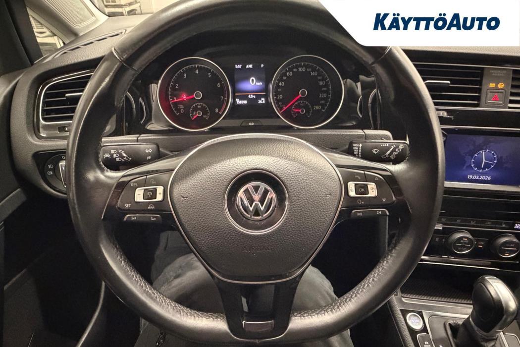 VOLKSWAGEN Golf 2014