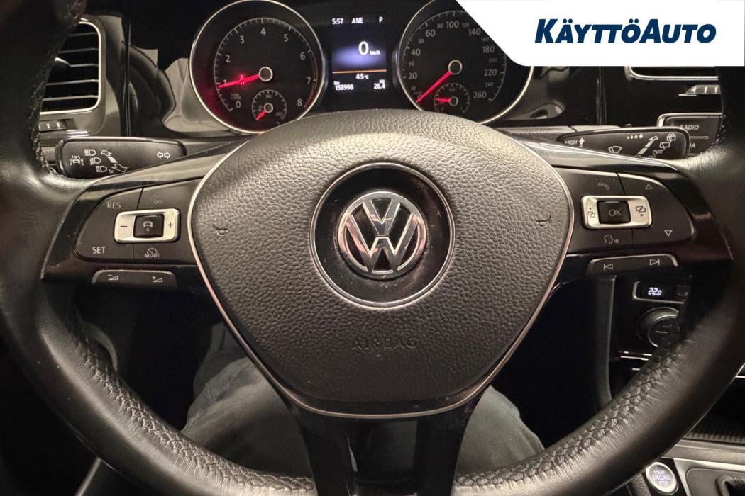 VOLKSWAGEN Golf 2014