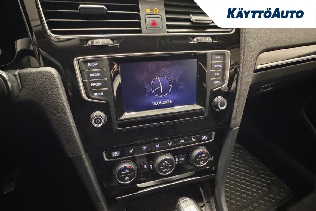 VOLKSWAGEN Golf 2014