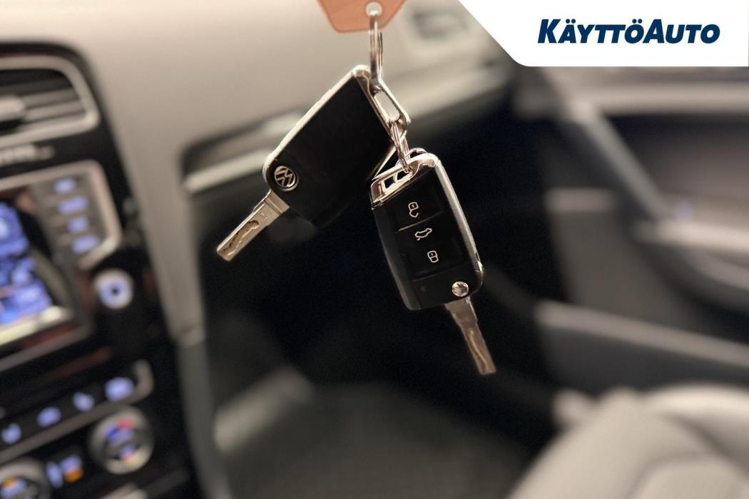 VOLKSWAGEN Golf 2014