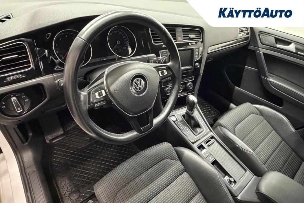 VOLKSWAGEN Golf 2014