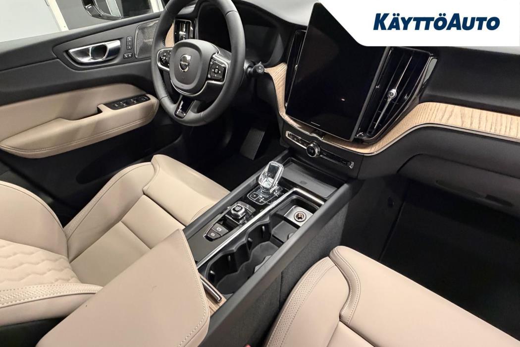 VOLVO XC60 2027