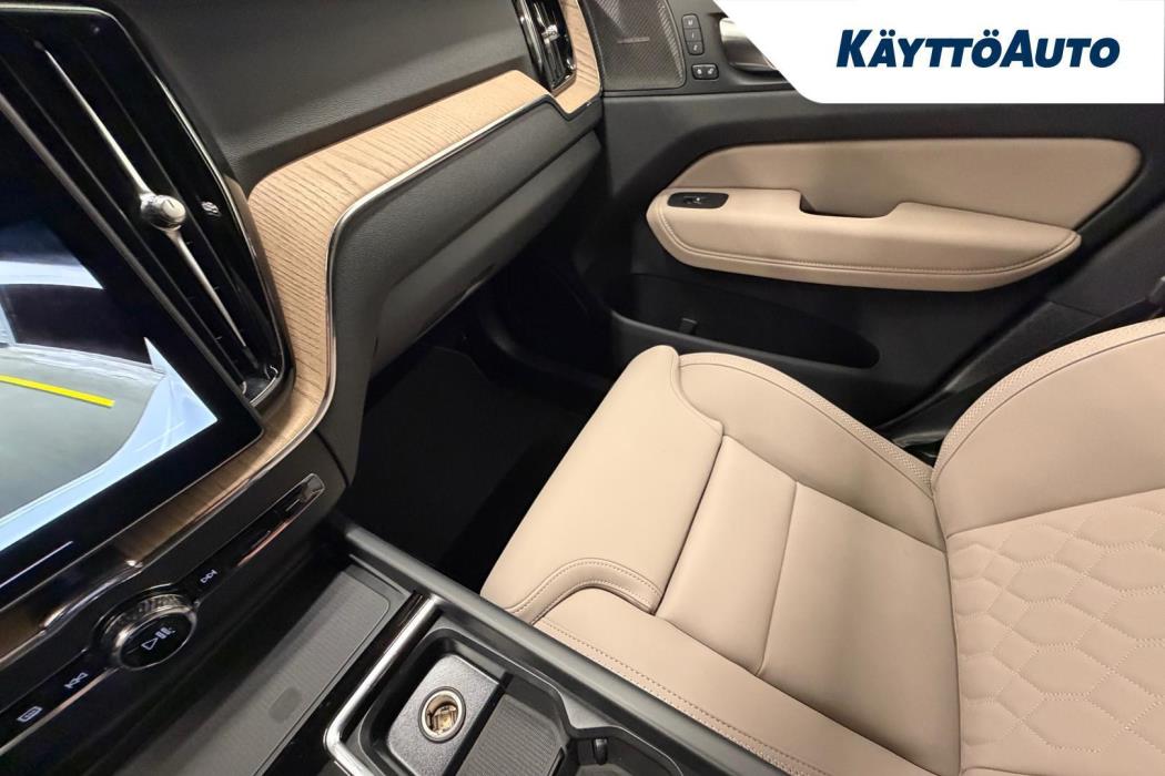 VOLVO XC60 2027
