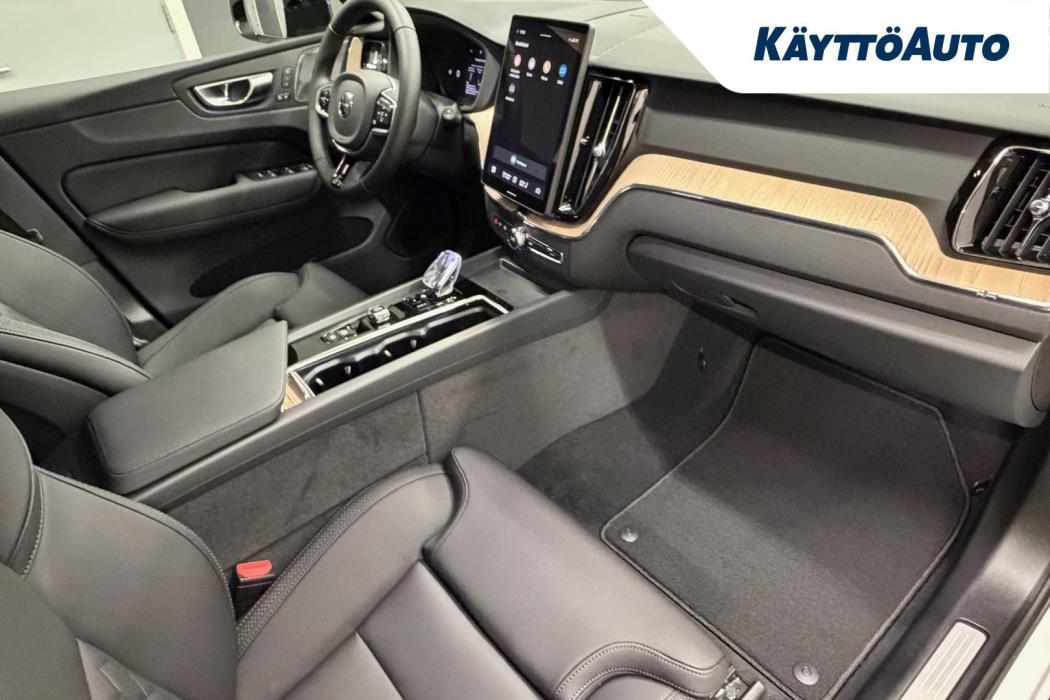 VOLVO XC60 2027