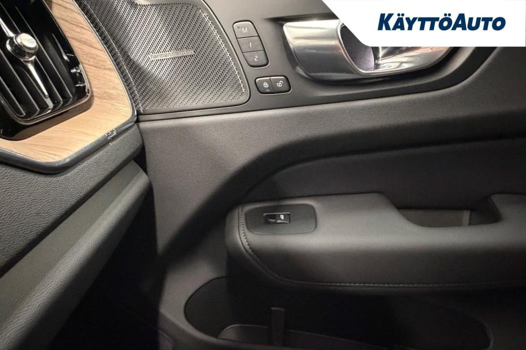 VOLVO XC60 2027