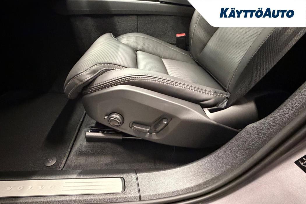 VOLVO XC60 2027