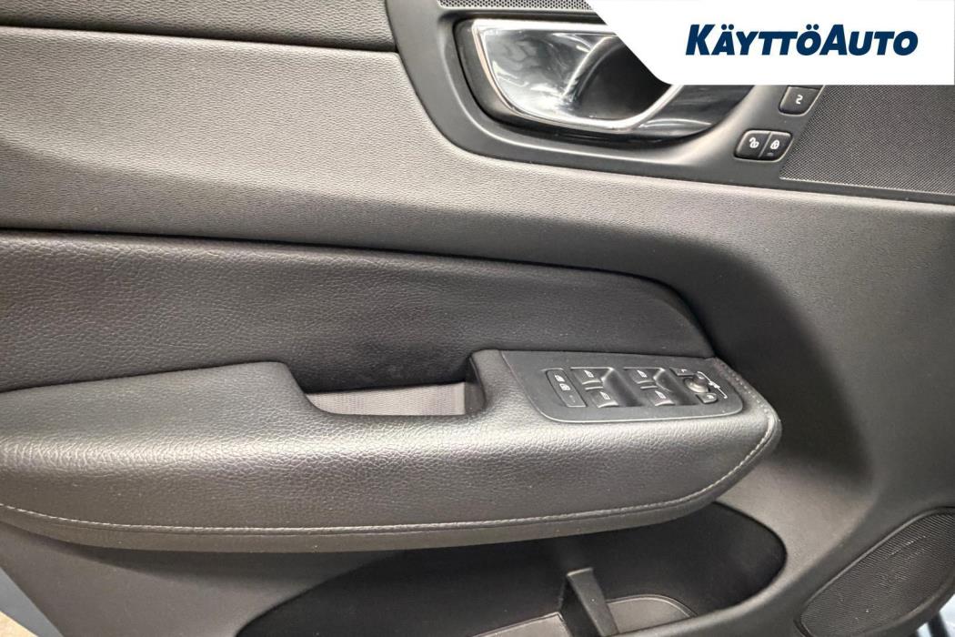 VOLVO XC60 2018