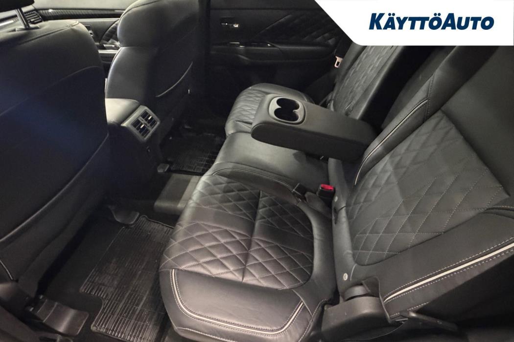 MITSUBISHI Outlander PHEV 2020