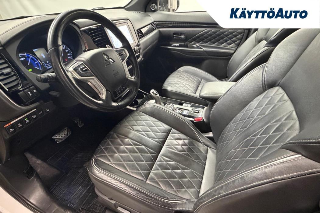 MITSUBISHI Outlander PHEV 2020