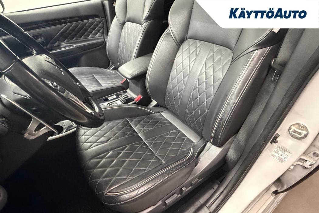 MITSUBISHI Outlander PHEV 2020