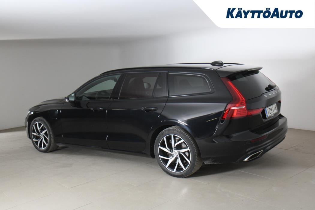 VOLVO V60 2021