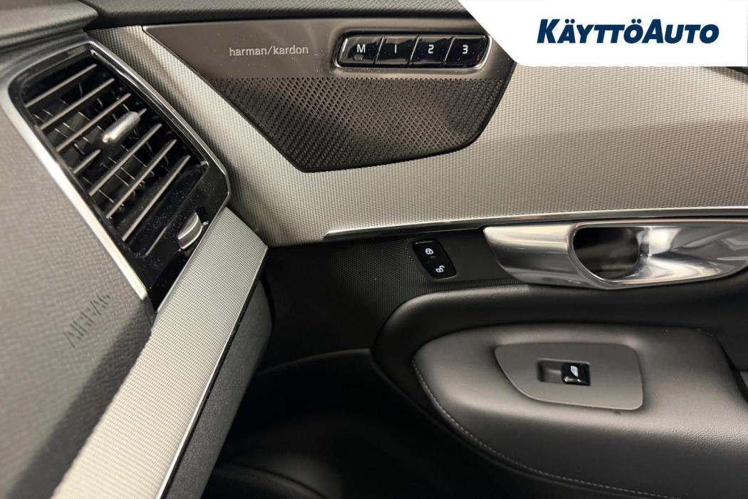 VOLVO XC90 2023