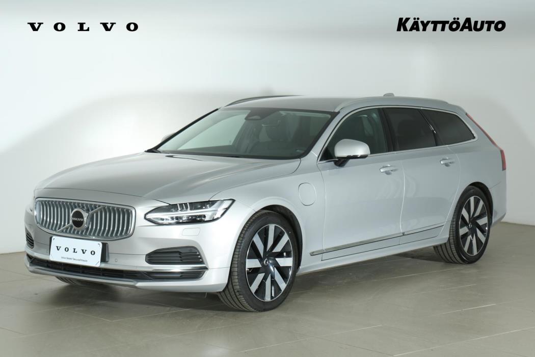 VOLVO V90 2025