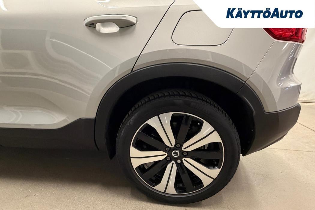 VOLVO XC40 2023