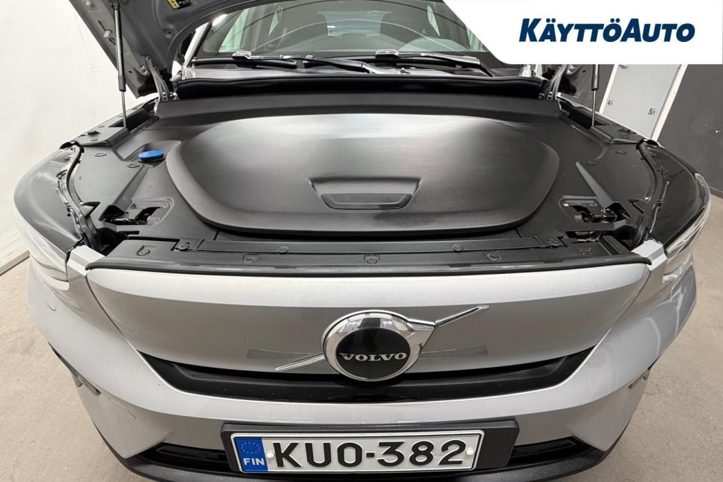 VOLVO XC40 2023