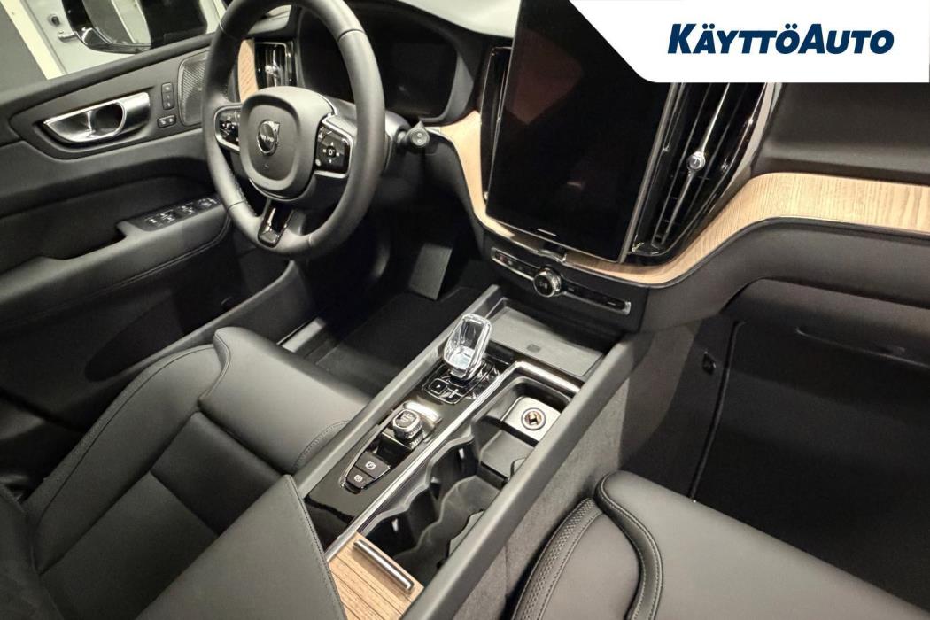 VOLVO XC60 2027