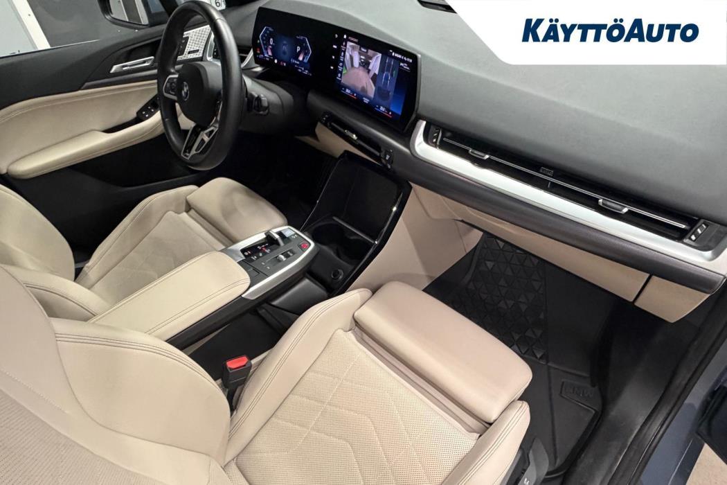 BMW 225 2022