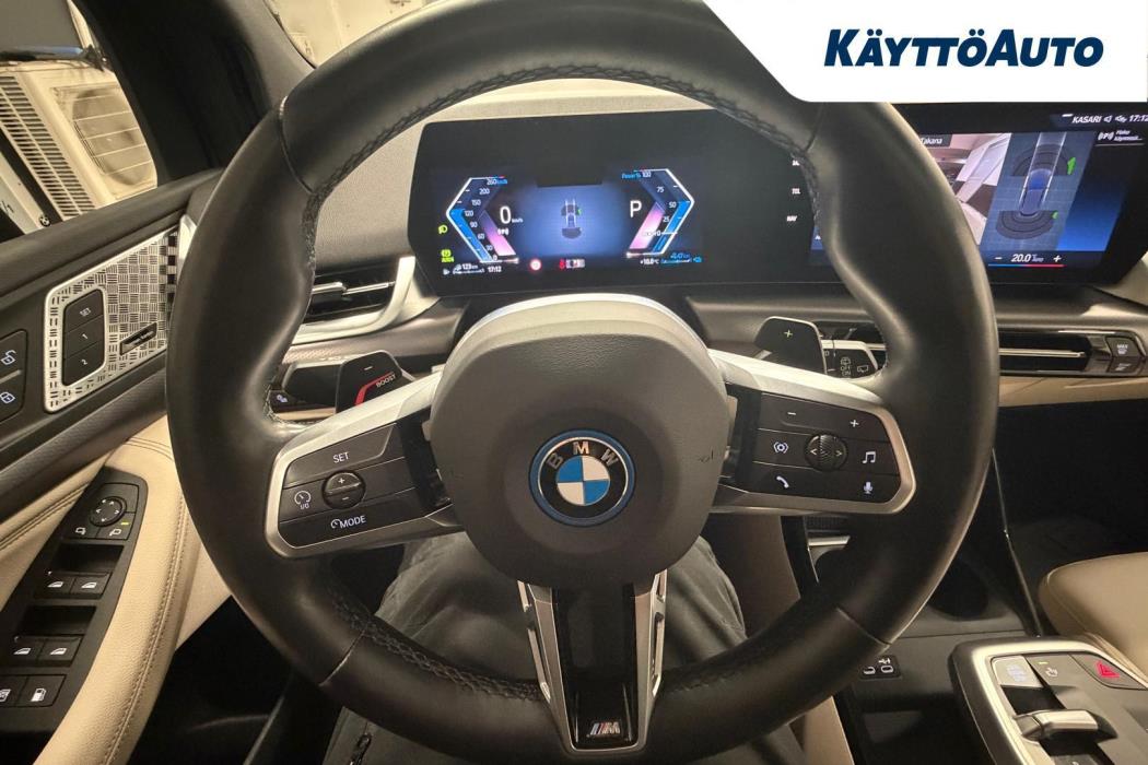 BMW 225 2022