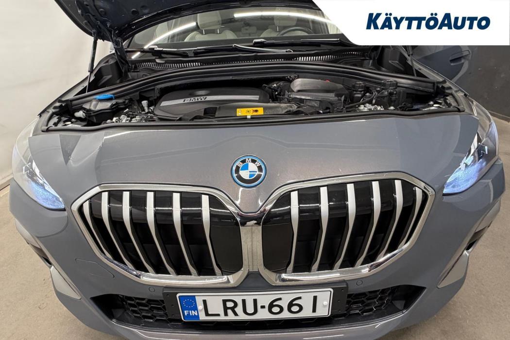 BMW 225 2022