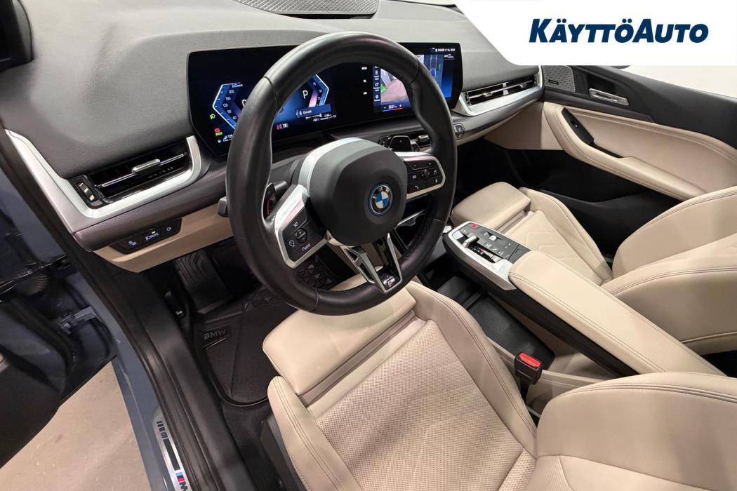 BMW 225 2022
