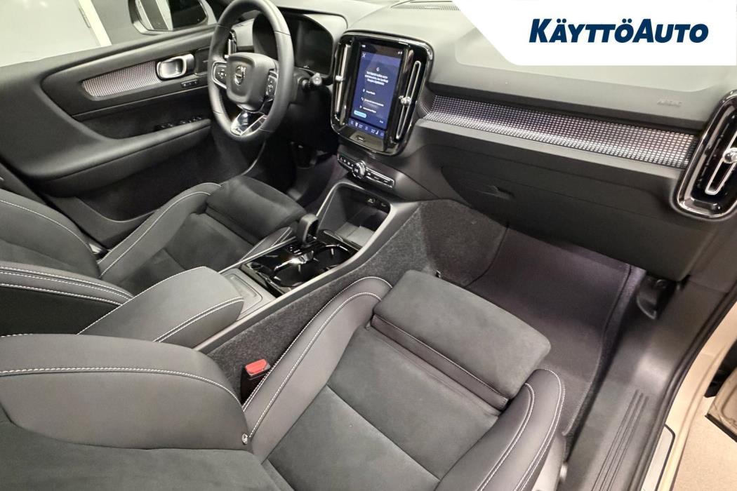 VOLVO EX40 2026