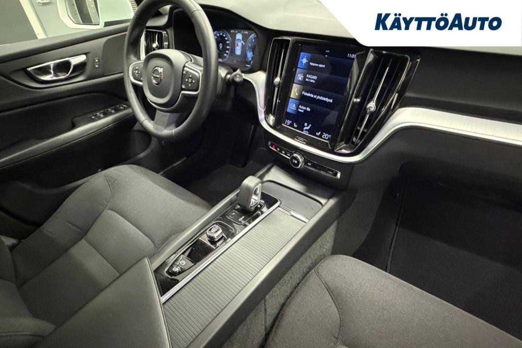 VOLVO V60 2021
