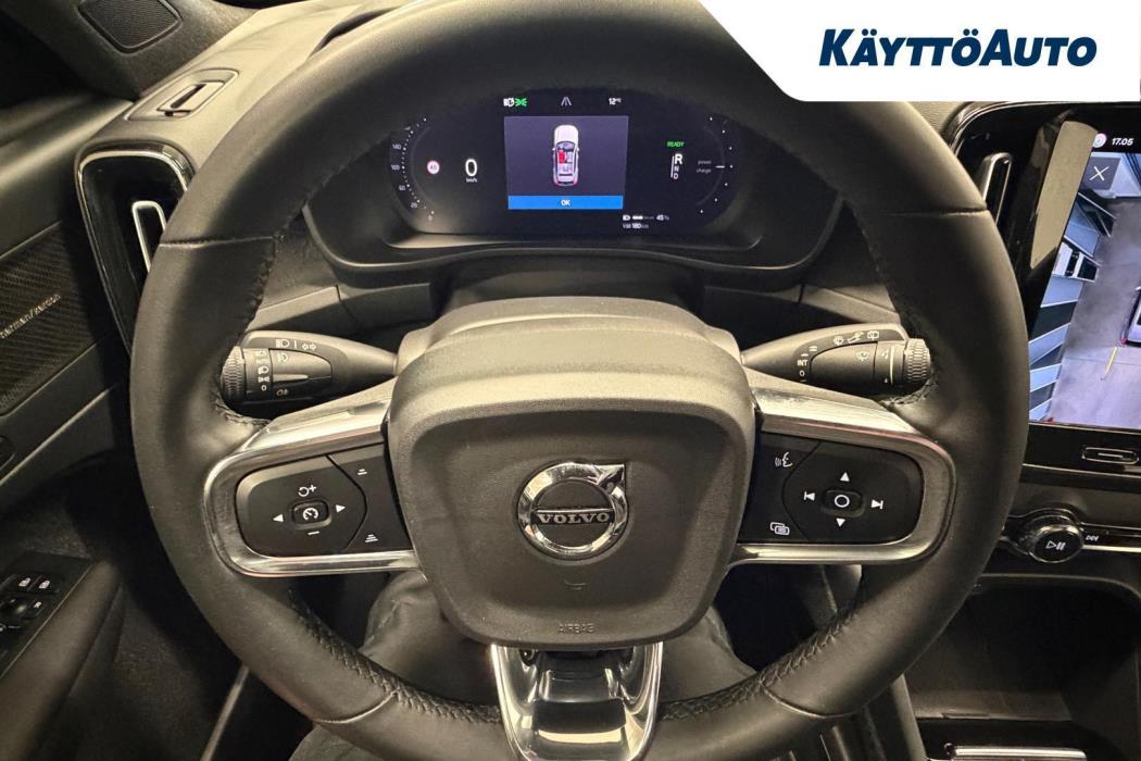 VOLVO XC40 2023