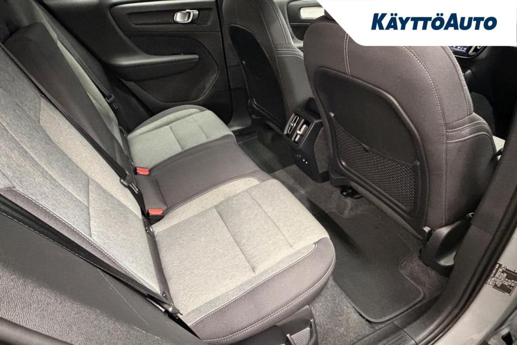 VOLVO XC40 2024
