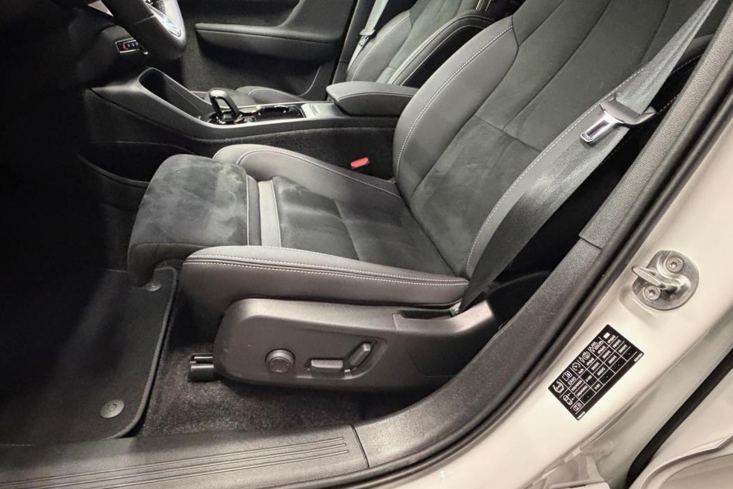 VOLVO EX40 2026