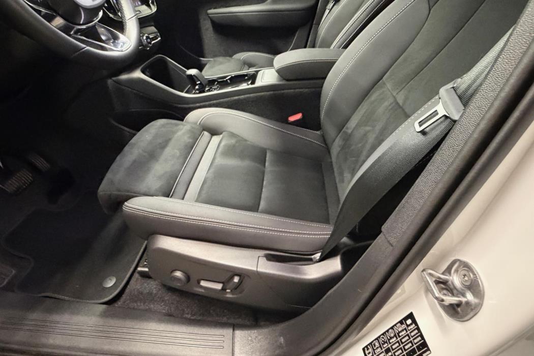 VOLVO EX40 2026