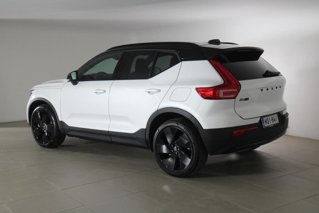 VOLVO EX40 2026