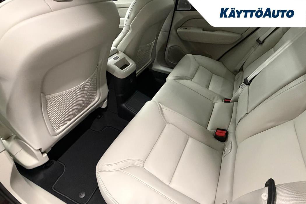 VOLVO XC60 2027