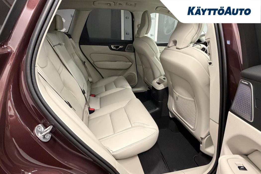VOLVO XC60 2027