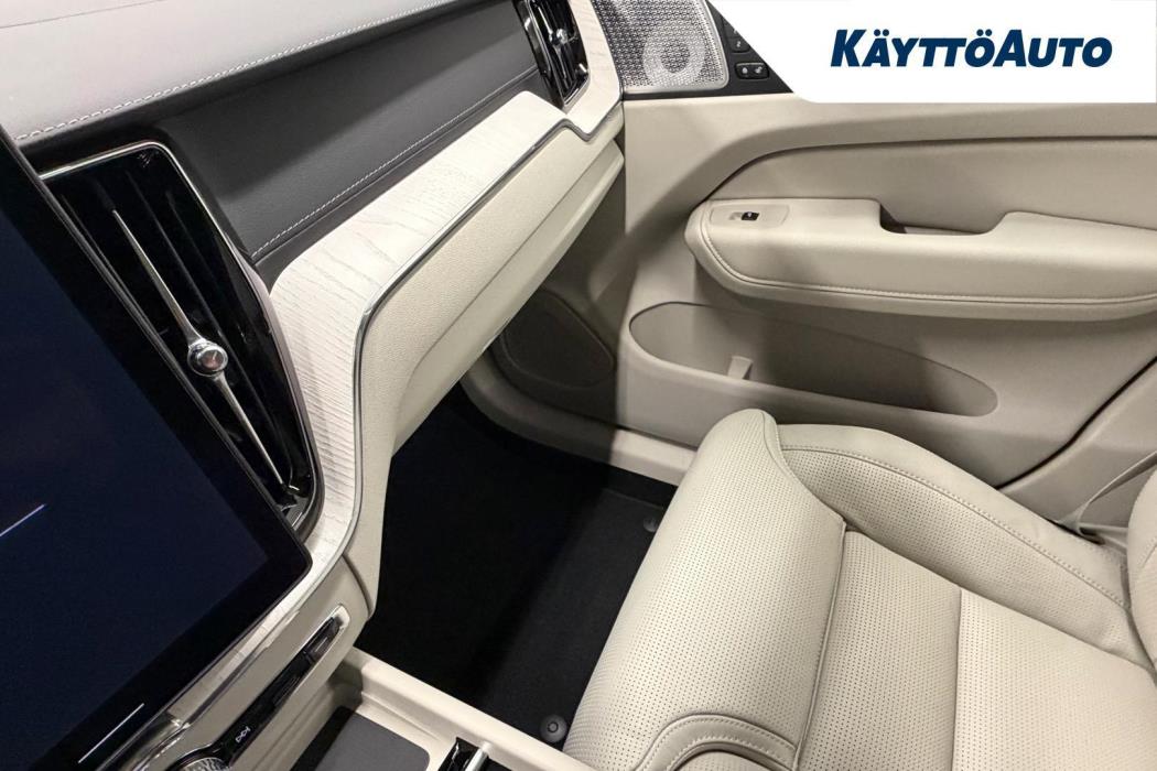 VOLVO XC60 2027