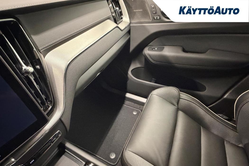 VOLVO XC60 2027