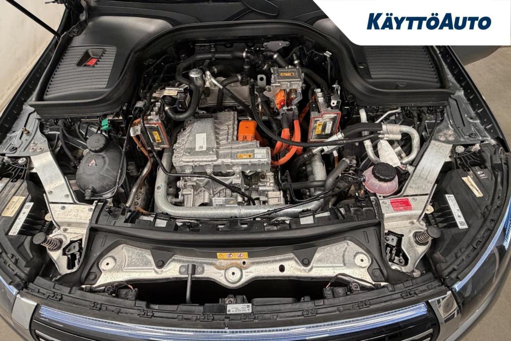 MERCEDES-BENZ EQC 2020