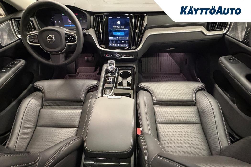 VOLVO V60 2024