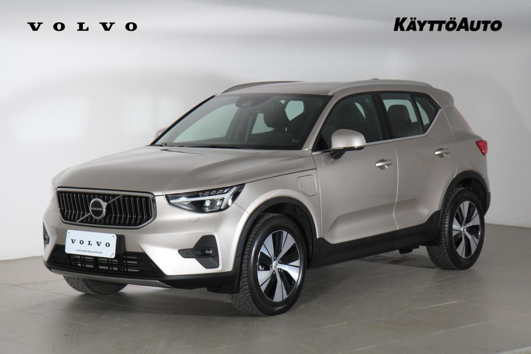 VOLVO XC40 2024