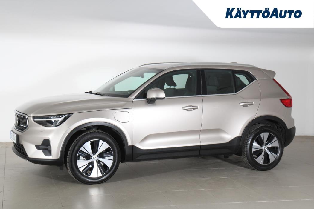 VOLVO XC40 2024