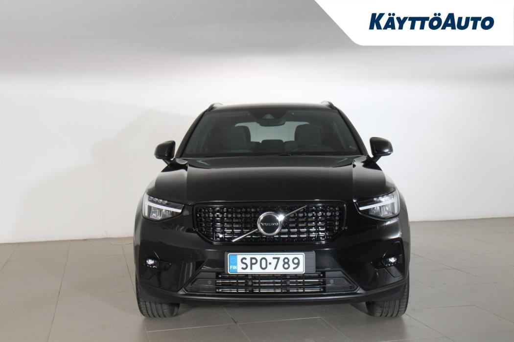 VOLVO XC40 2024