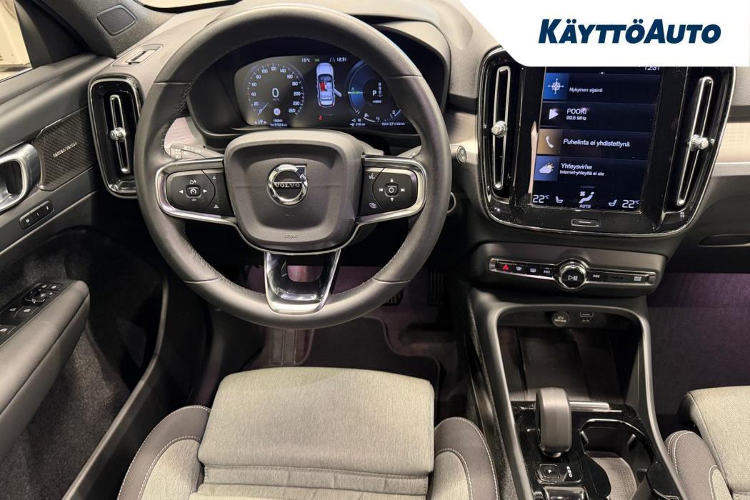 VOLVO XC40 2024