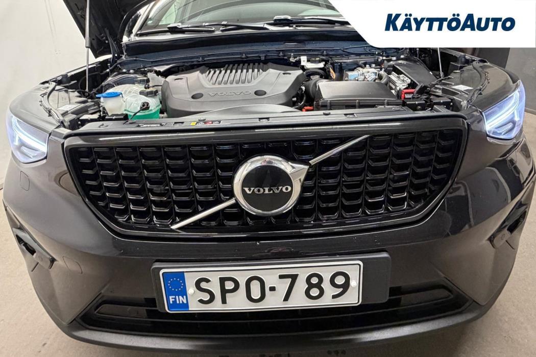 VOLVO XC40 2024