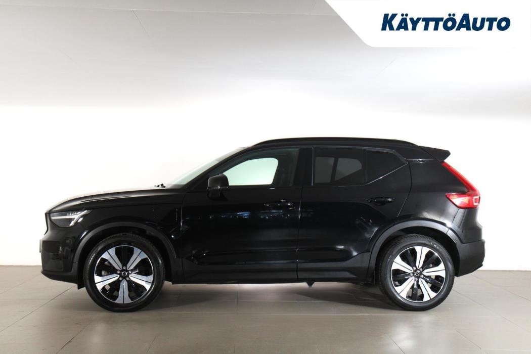 VOLVO XC40 2024