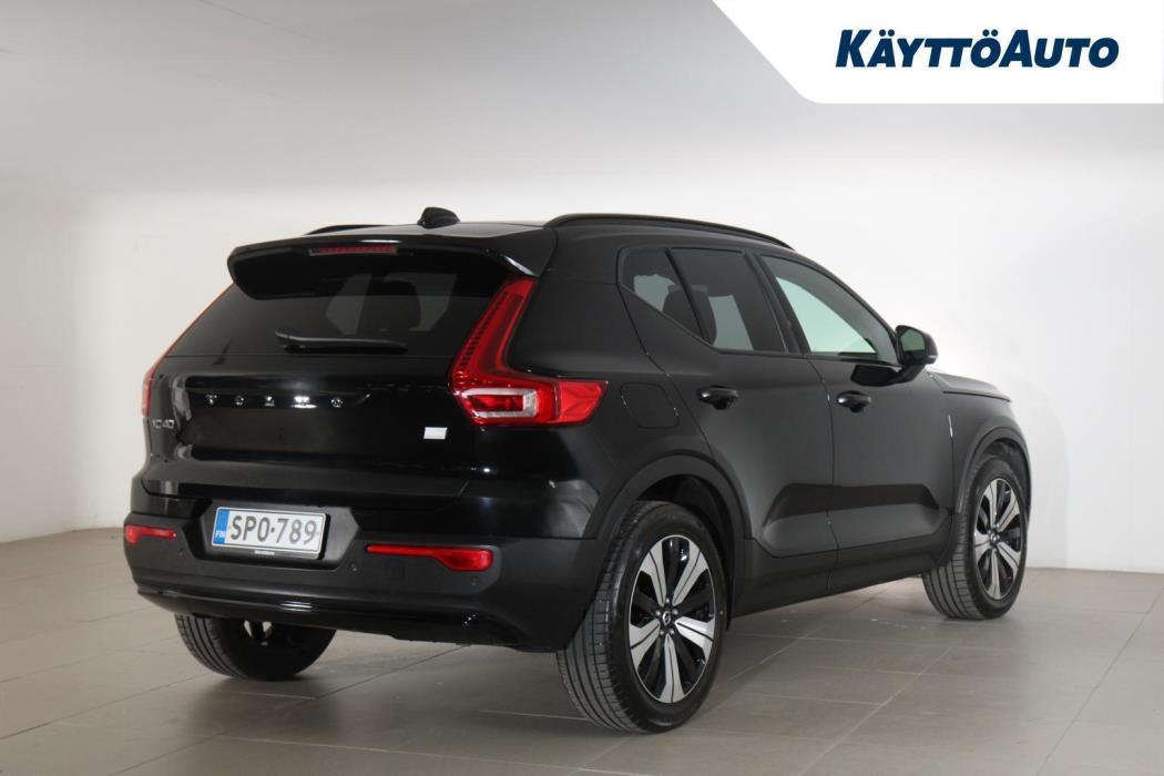 VOLVO XC40 2024
