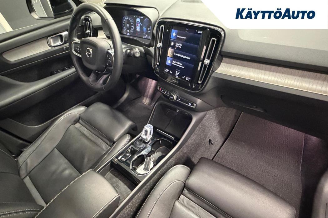 VOLVO XC40 2021