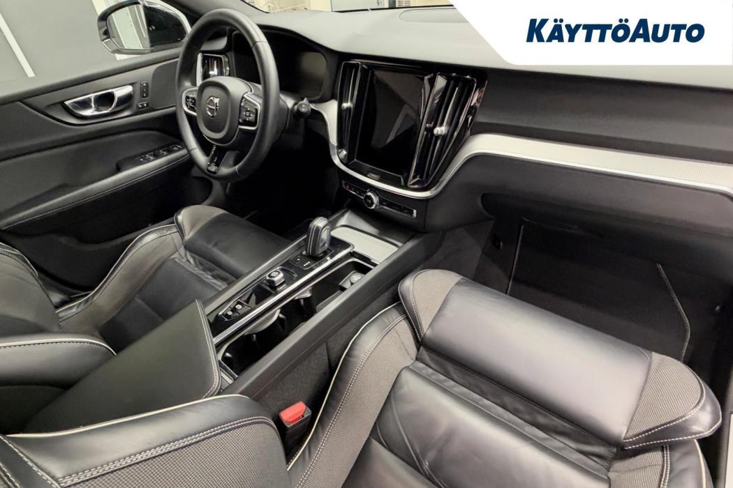 VOLVO V60 2022